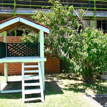 Sapphire Palms Motel Entrance Екстериор снимка