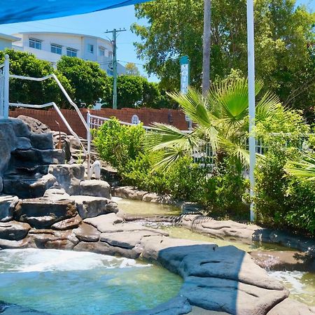 Sapphire Palms Motel Entrance Екстериор снимка