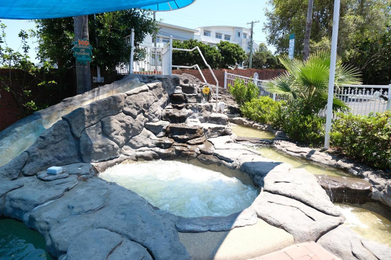 Sapphire Palms Motel Entrance Екстериор снимка