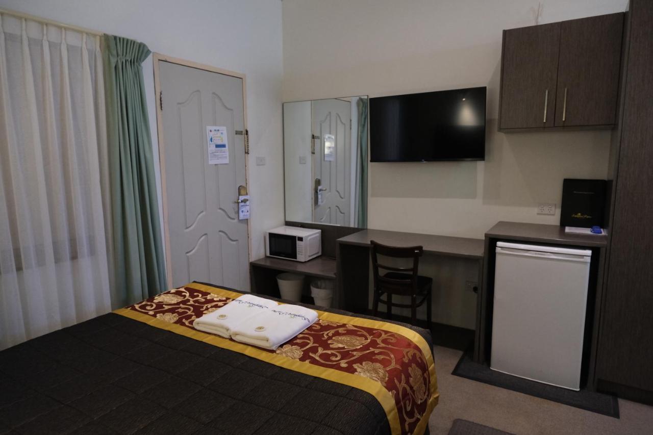 Sapphire Palms Motel Entrance Екстериор снимка