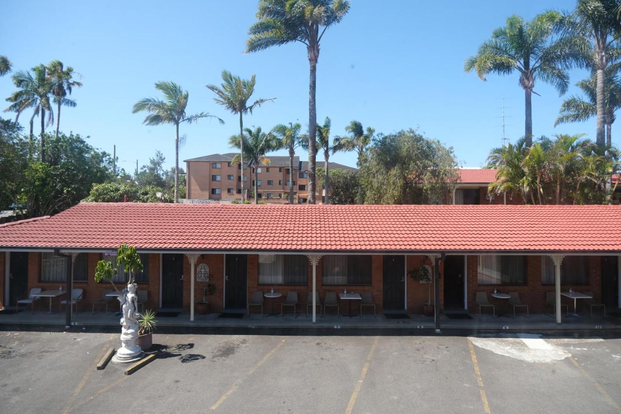 Sapphire Palms Motel Entrance Екстериор снимка