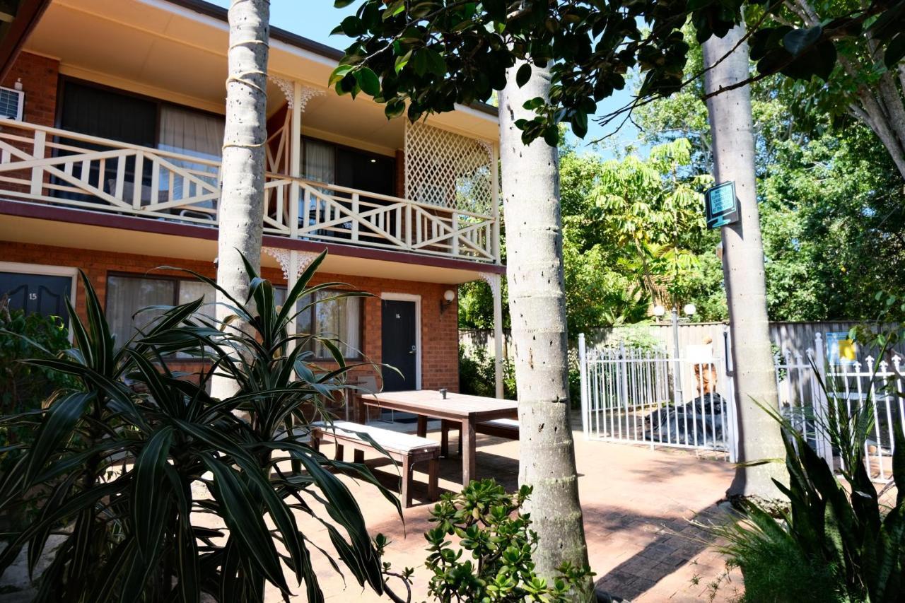 Sapphire Palms Motel Entrance Екстериор снимка