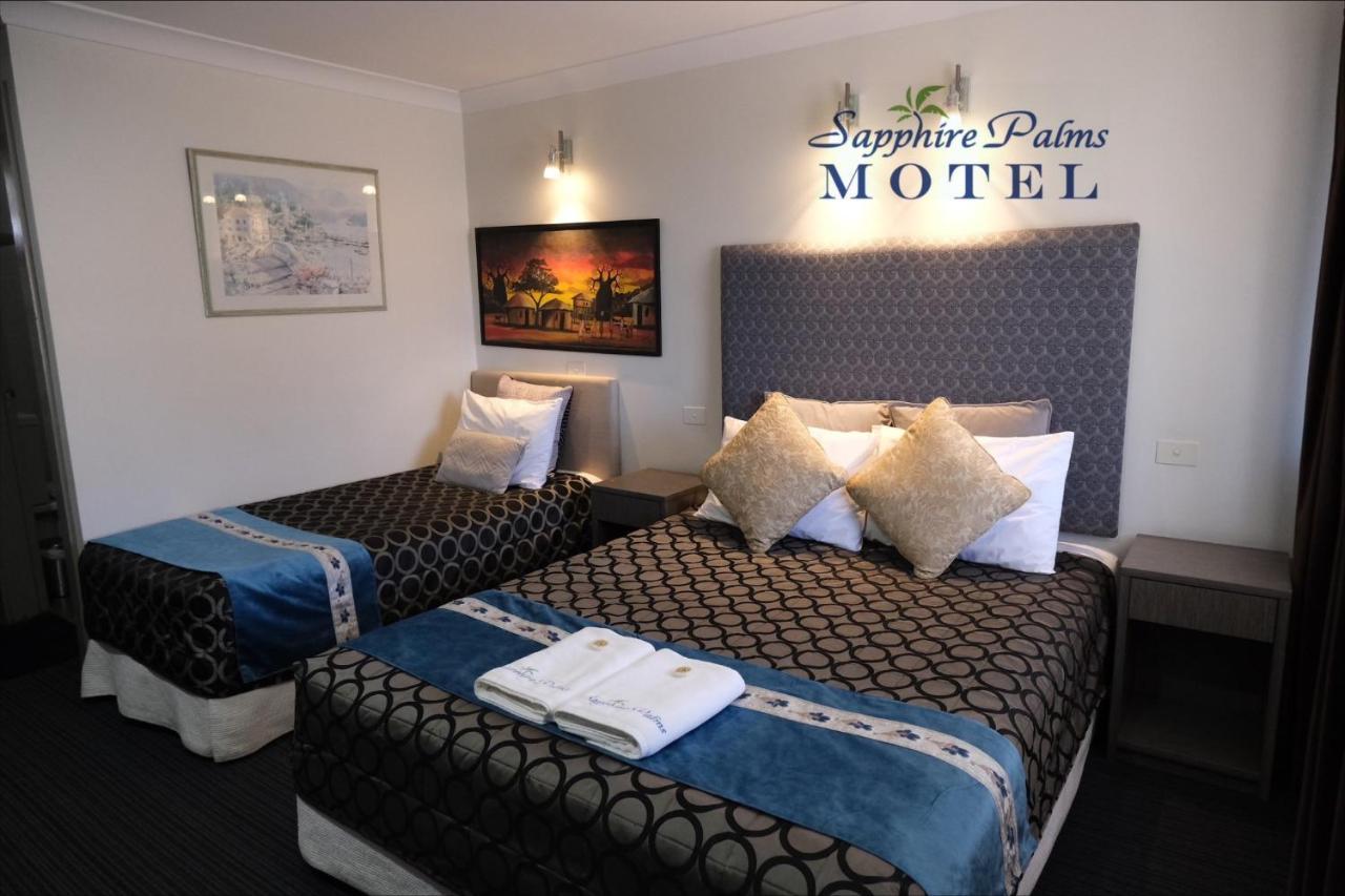 Sapphire Palms Motel Entrance Екстериор снимка
