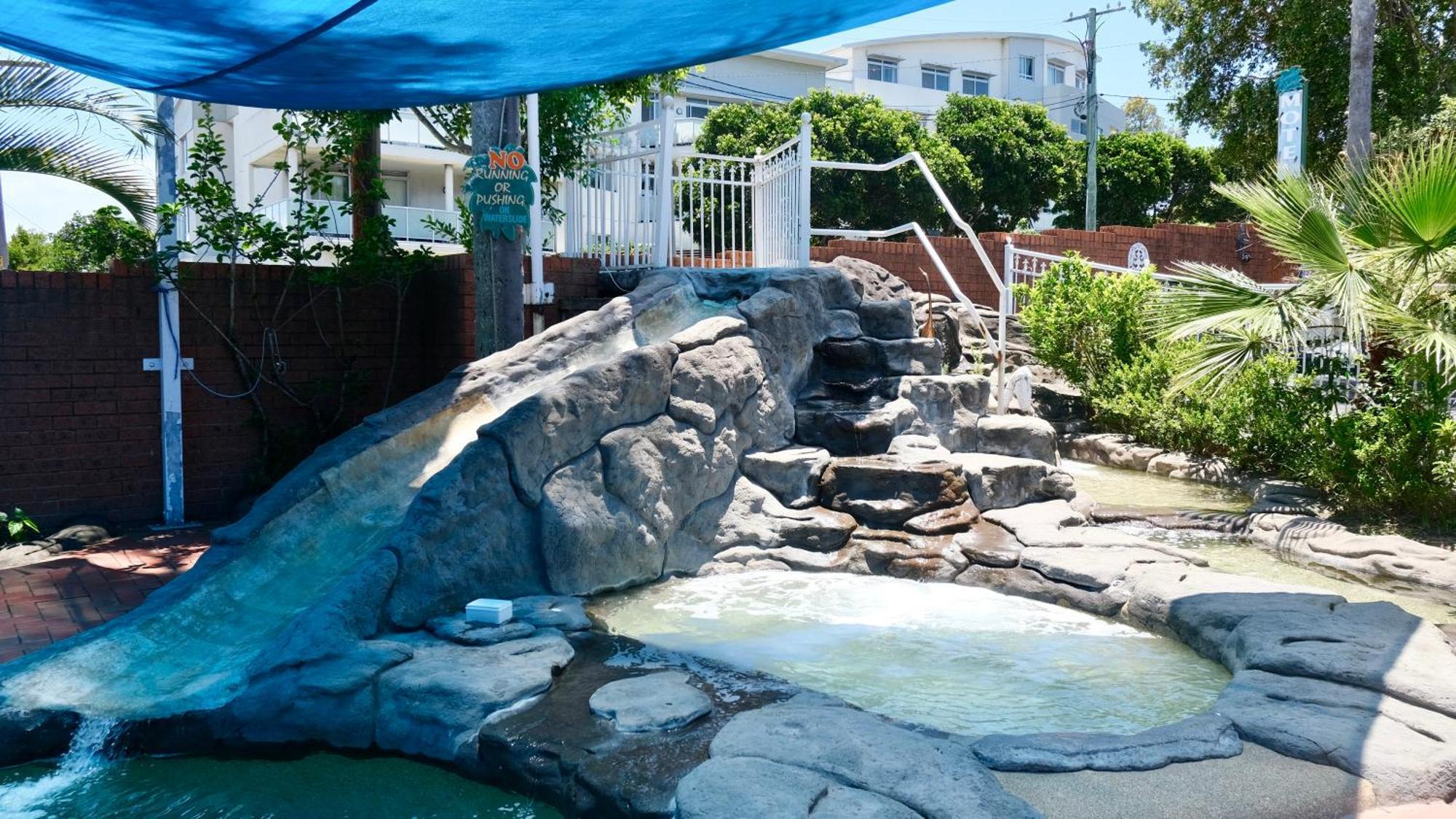 Sapphire Palms Motel Entrance Екстериор снимка