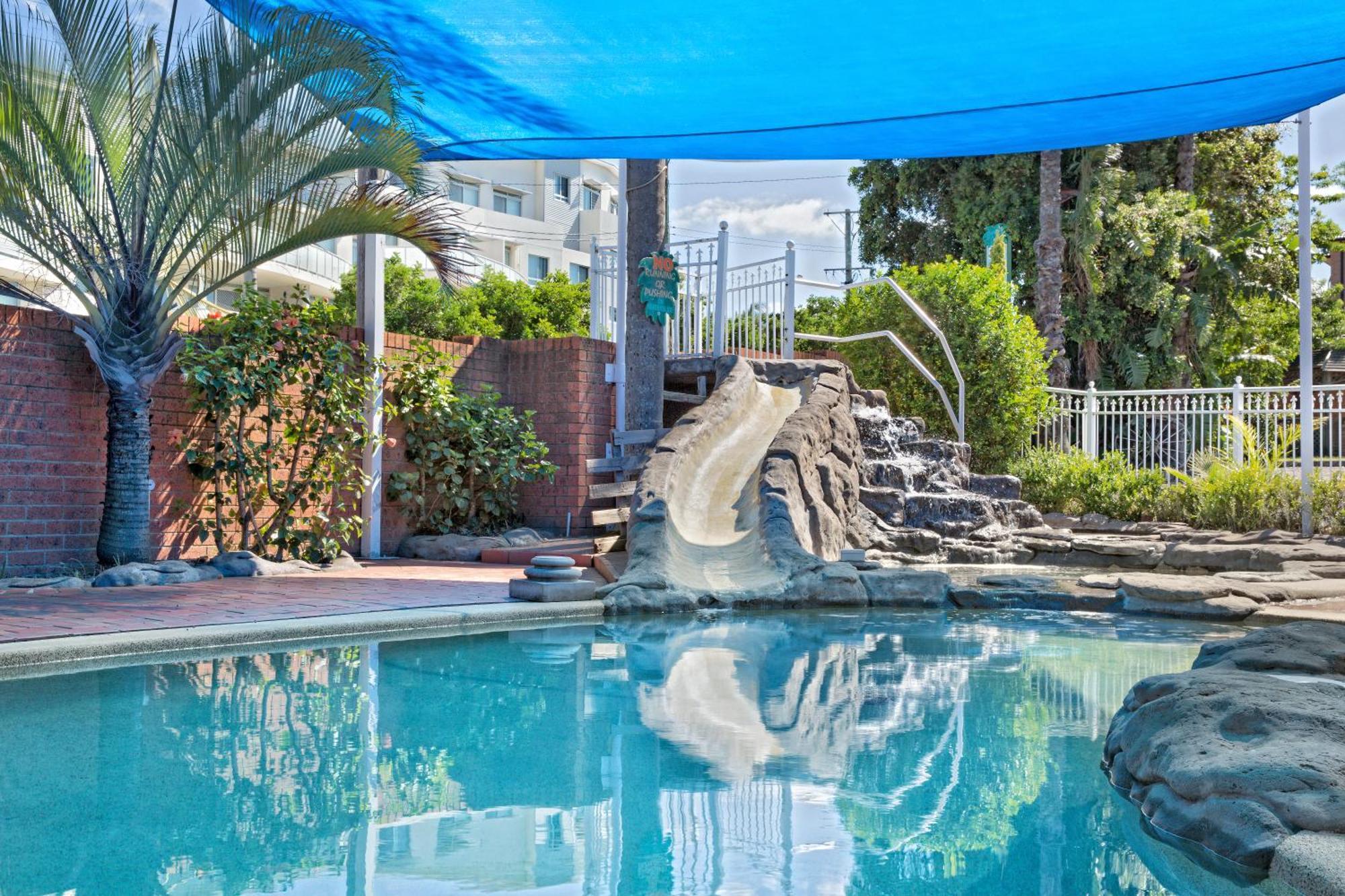 Sapphire Palms Motel Entrance Екстериор снимка
